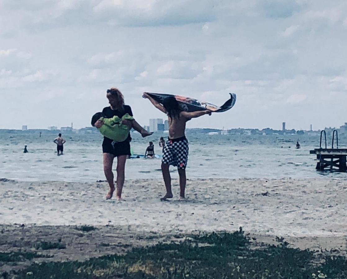 Stuga Centrala Faerjestaden Med Gangavstand Till Det Mesta Färjestaden Exterior foto