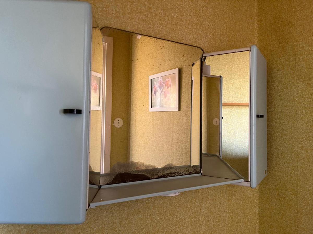 Stuga Centrala Faerjestaden Med Gangavstand Till Det Mesta Färjestaden Exterior foto